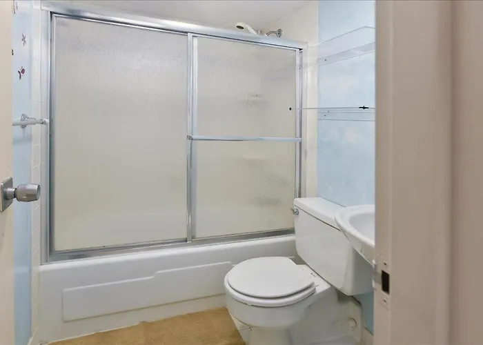 Holiday home 2 Bedroom With Ocean Views & Outdoor Pool! Ocean City