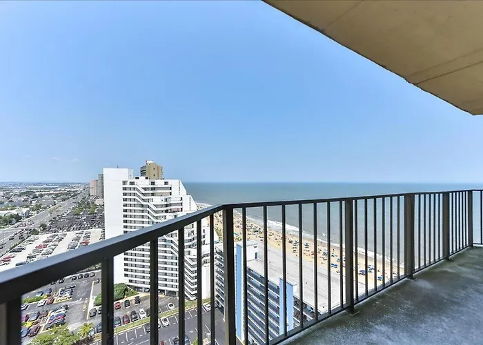 2 Bedroom With Ocean Views & Outdoor Pool! Holiday home Ocean City